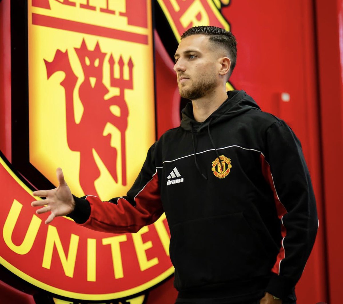 ثنيان tweet media