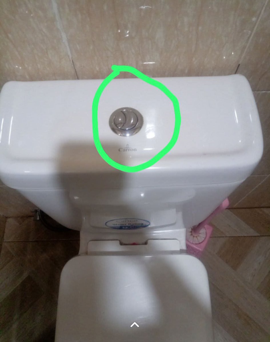 TheDamiForeign's tweet image. What’s the difference between this two buttons?🤔