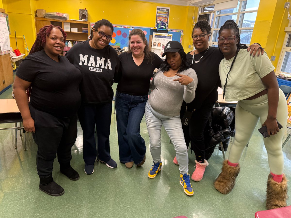 PS93bk's tweet photo. Big thanks to our Parent Coordinator and LEAP partners for leading amazing family engagement activities! 📚💃
From our Storytelling Workshop to Creative Movement, families learned, laughed, and connected together. 💛🏫
#teamsteam93 #FamilyEngagement #LEAPPartners #SchoolCommunity https://t.co/6va8dYjBGh