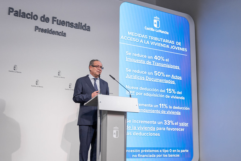 jaruiz45's tweet photo. En #ConsejoGobierno hemos aprobado el #ProyectoLey de Medidas Administrativas y Tributarias, que incluye unas desgravaciones para facilitar el acceso a la #vivienda a jóvenes: reducir las cargas iniciales; financiar a coste 0 y fomentar el ahorro previo.
https://t.co/heWBro5yhC https://t.co/uF7Fen98Zy
