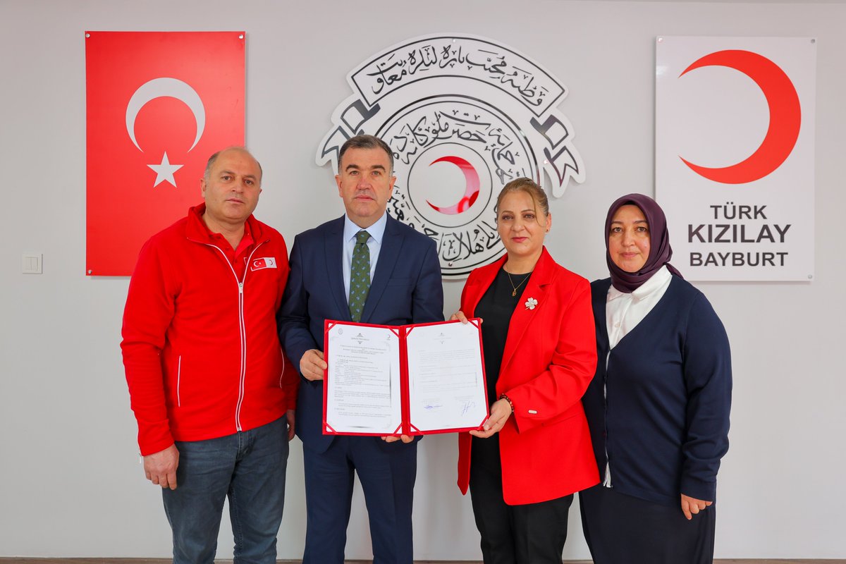 📌Valimiz Sayın <a href="/Mustafa_Eldivan/">Mustafa ELDİVAN</a>, Türk Kızılayı Bayburt Şubesi ile Sosyal Yardımlaşma ve Dayanışma Vakfı arasında, ihtiyaç sahibi vatandaşlarımıza düzenli olarak sıcak yemek hizmeti sunulmasına yönelik İş Birliği Protokolü’nü imzaladı.

Türk Kızılayı Genel Merkez Yönetim Kurulu