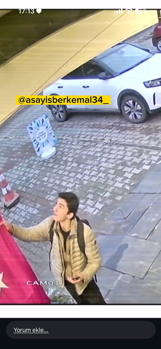 55Kayhan's tweet photo. Şu kansız bayrağımızı çekip kopartıp üstüne basıyor ve video ya alıyor acilen inş bulunur gereği yapılır 
@EmniyetGM @istanbul_EGM @TC_icisleri https://t.co/g2JPMHAZDB