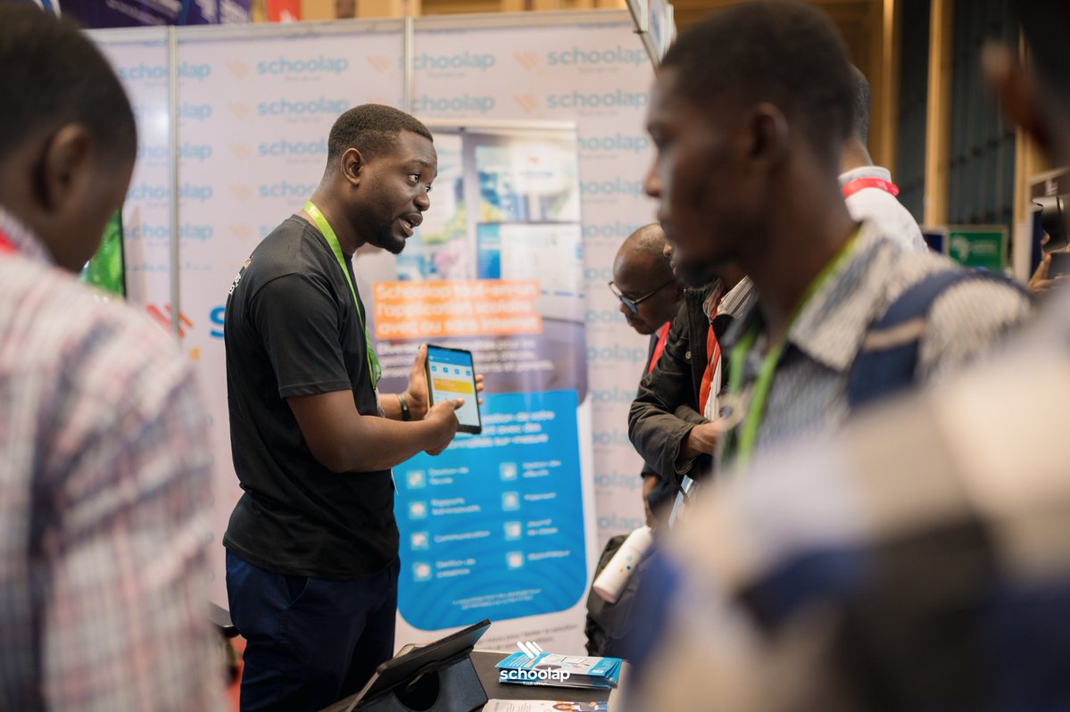 SCHOOLAP_'s tweet photo. Une vision partagée et des partenariats solides sont essentiels à toute transformation durable. 

En éducation, l'alignement des écoles, des enseignants et des parents favorise l'organisation, la communication et le suivi des élèves. @SCHOOLAP_  soutient cette collaboration grâce au numérique, au service de la communauté éducative. 

Découvrez notre vision : https://t.co/7b7ZdAzN0r | communication@schoolap.com 

#schoolap #edtech #Innovation