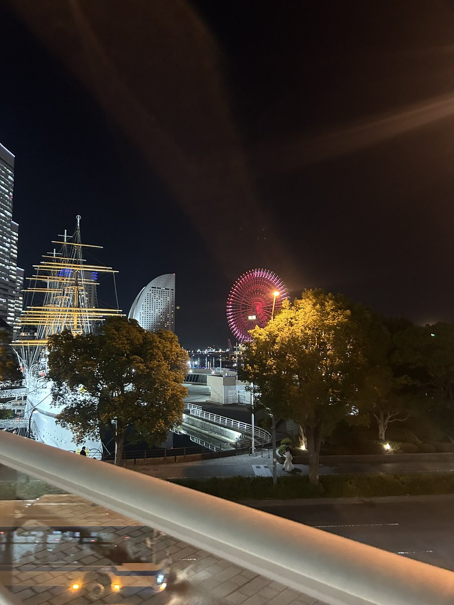 gm_uh112's tweet photo. 本日は、朝からインターンでずっと座りっぱなし。
帰りに横浜の絶景を見ながら少しだけ歩きました。寒かった🥶
運動したら息がいっぱいすえました。

 #早慶15分9秒Challenge #慶應生の15分9秒  #ASICS #SoundMindSoundBody https://t.co/HCgnl1MsgW