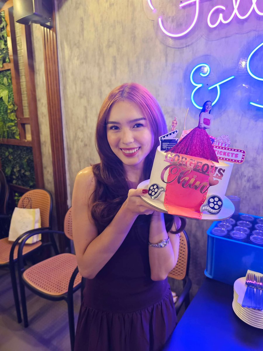 TitasOfCarrels's tweet image. Every birthday, every milestone 🥹❤️ So grateful to witness your journey @francinecarreld 🌻 We are the proud titas supporting her through everything—always 🌟

#FrancineDiaz