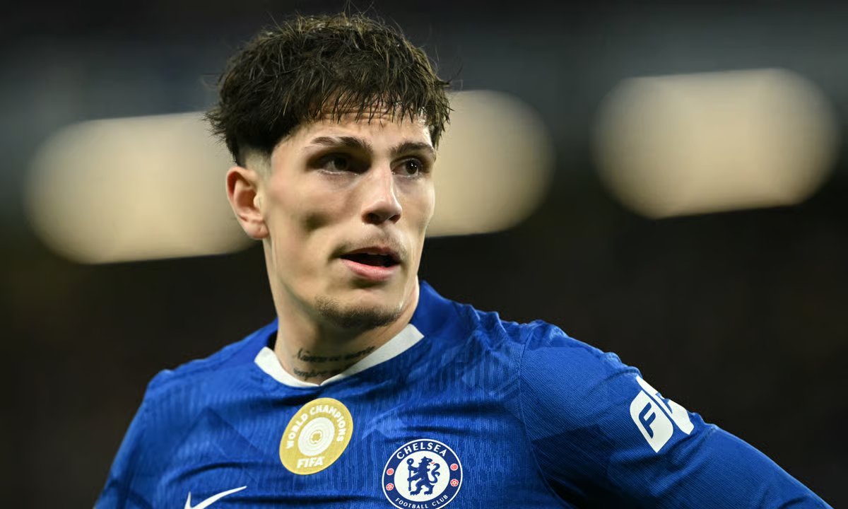 StretfordPaddck's tweet photo. 🗣️ Alejandro Garnacho on facing Arsenal in the Carabao Cup Semi-final tonight:

“Everyone knows how hard it is to play there [at the Emirates]. If, for example, Man United can beat them there, we can do it perfectly.” #MUFC https://t.co/YBWUkqGlpr