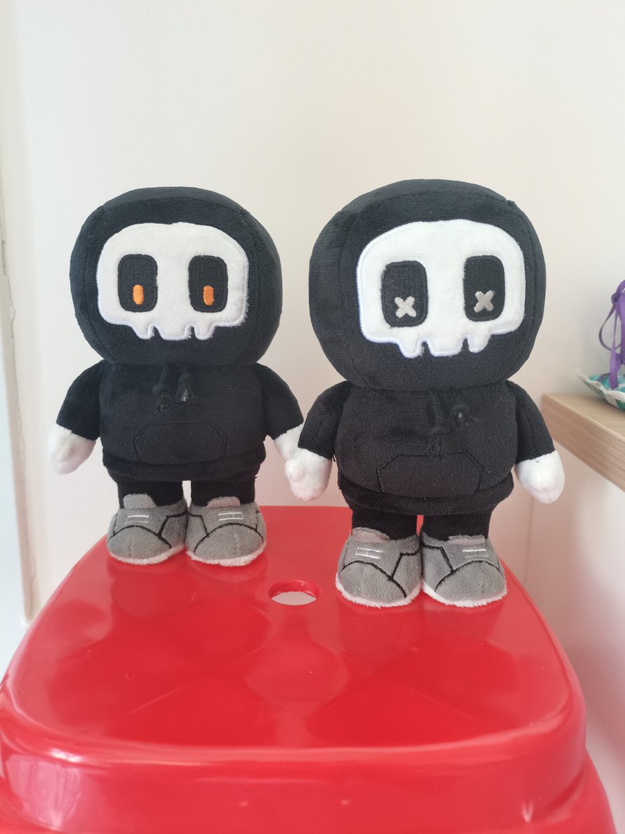 First look at the finished Scorch designer plush collectibles

Limited edition of 200

Landing in the USA in ~2 weeks 👀