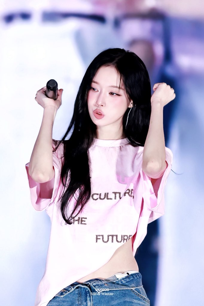 hourly winter tweet media