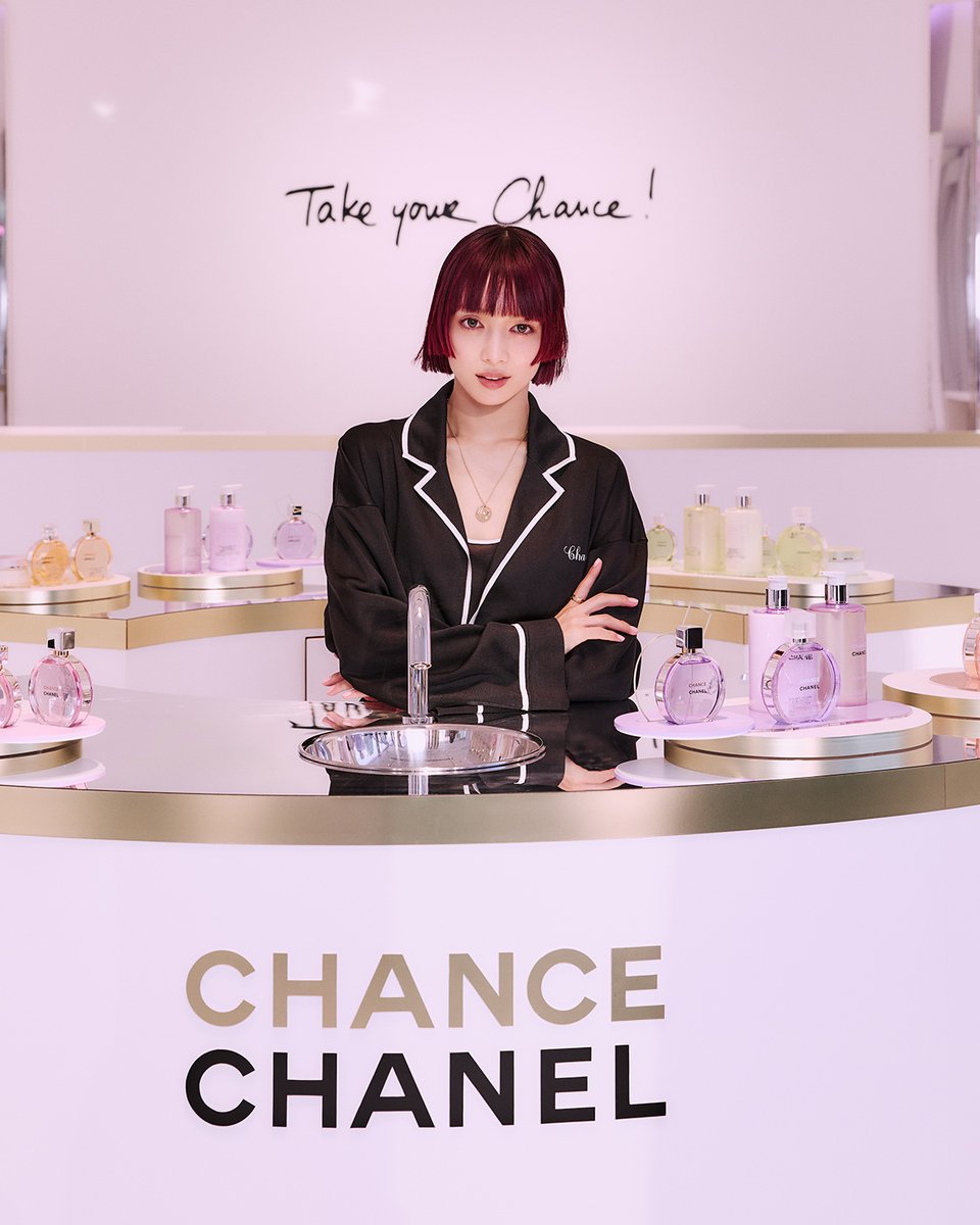 VOGUE JAPAN tweet media
