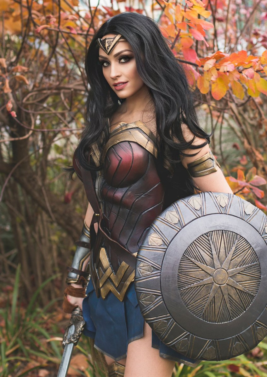 Artyfakes's tweet image. Hi! I’m Tabitha a full time cosplayer from the UK. I’ve been cosplaying since 2012 and making props for even longer! I love to create content, find out more here: 

Tabithalyons.com