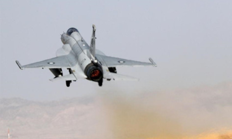 globaltimesnews's tweet photo. Amid Pakistan's remarks that multiple countries have expressed interest in acquiring the JF-17 fighter jets, a Bloomberg report on Tuesday questioned whether Pakistan's production capacity of the China-Pakistan jointly developed aircraft can meet a potential sudden surge in demand. A Chinese aviation expert said that this could be a "sweet problem" for Pakistan, as backed by strong order demand, the country's aviation industry is expected to develop rapidly, and potential capacity constraints are ultimately not a true concern given China's support for Pakistan in manufacturing this type of fighter jet. https://t.co/GD6XUVxCdh