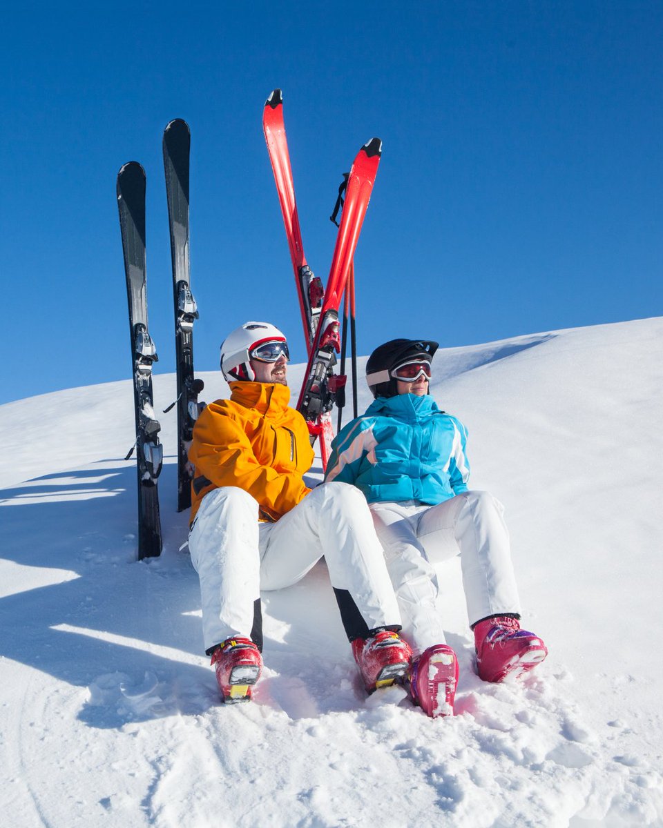 It’s ski season and that could mean old spinal injuries raring their ugly head. If you need advice on taking care of your spine on the slopes, please contact our team.
londonspinecare.co.uk
#londonspinecare #spinalcare #onlinedoctor #backpain #skiseason #backinjuries