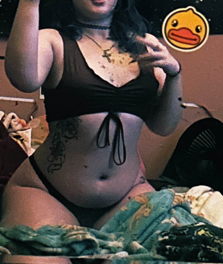 softxxeclipse's tweet image. new posts on the OF go check it out link in bio😉. #onlyfans #content #horny #nsfw #thighs #thick