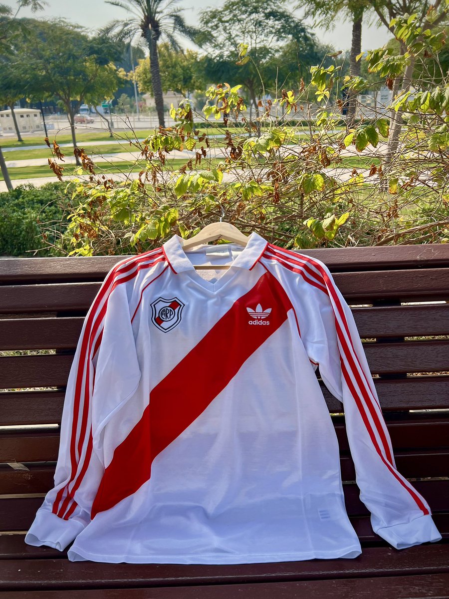 kitstopher__'s tweet photo. A classic never fades… 🤍❤️

@RiverPlate x @adidasfootball 😎 https://t.co/YAs2FP8ptR