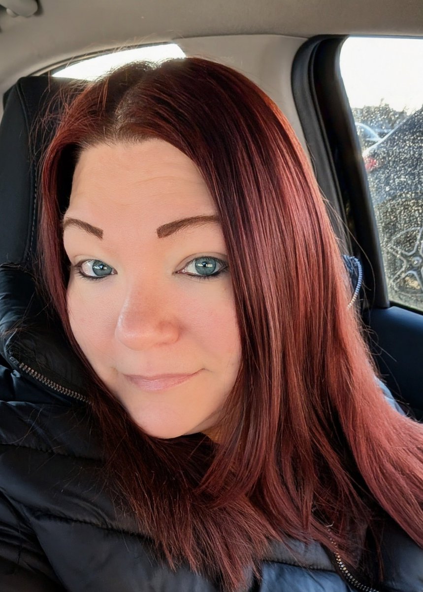 Good morning! Happy Tuesday. Have an amazing day 💞 
Dropped a new single this morning and if you want to catch me live on Vegas Unlocked at 8 PM CST youtube.com/live/Bs6SE6w9h…