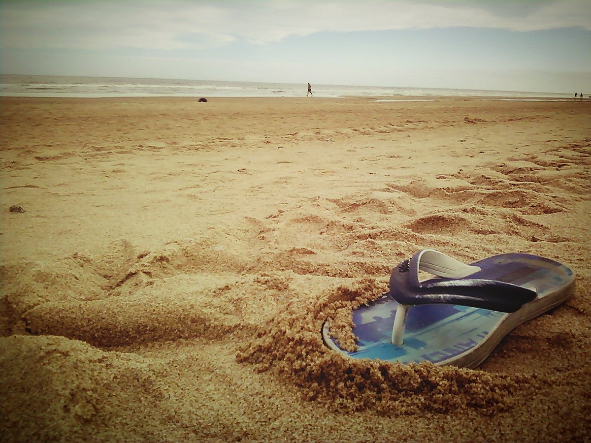 After taking this photo, I lost it #beach #lostit #nostalgic #summer