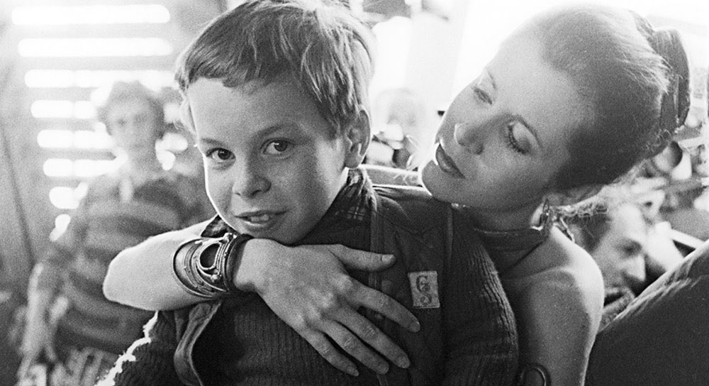 Star Wars Holocron tweet media