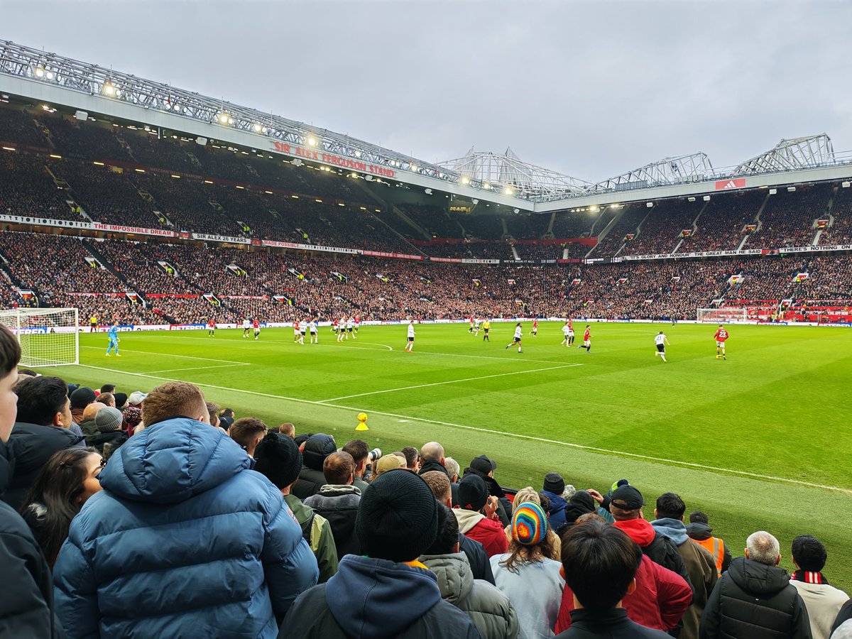 Narvalom1's tweet photo. @ThibothibPinot @DestinaceFotbal Manchester United-Fulham
01.02.26 - Old Trafford 
3-2
Difficile d'imaginer un scénario plus incroyable que celui vécu ce dimanche. Une clim dans le temps additionnel, suivi du but vainqueur pour United quelques secondes plus tard. Fantastique. Merci à @zozotiste pour le billet https://t.co/NBC0rdELUm