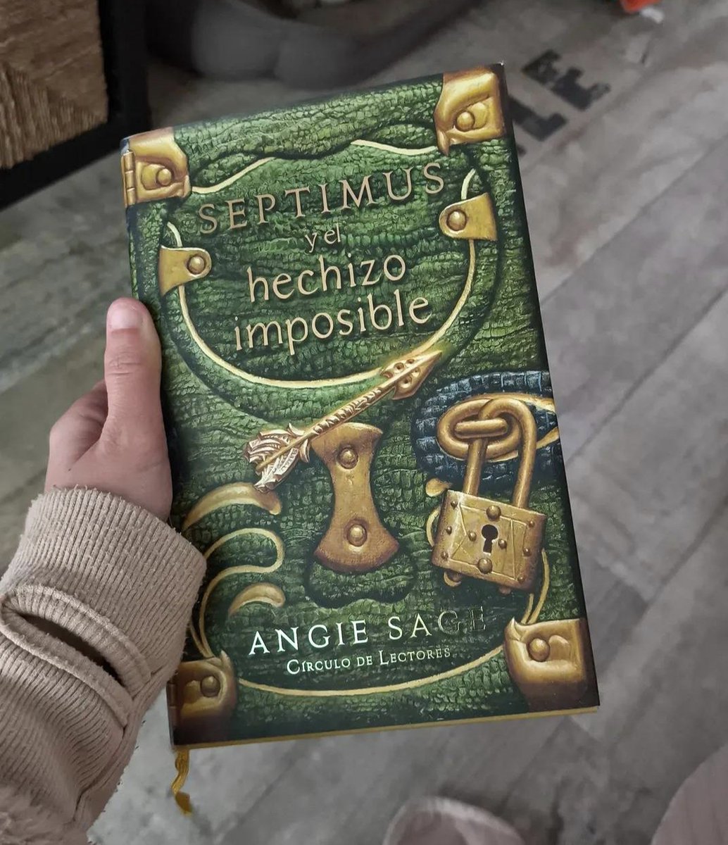 Después de leer en na y menos "magnolia parks" (que por cierto, me encantó) hoy comienzo libro nuevo 

5° lectura del año 📚