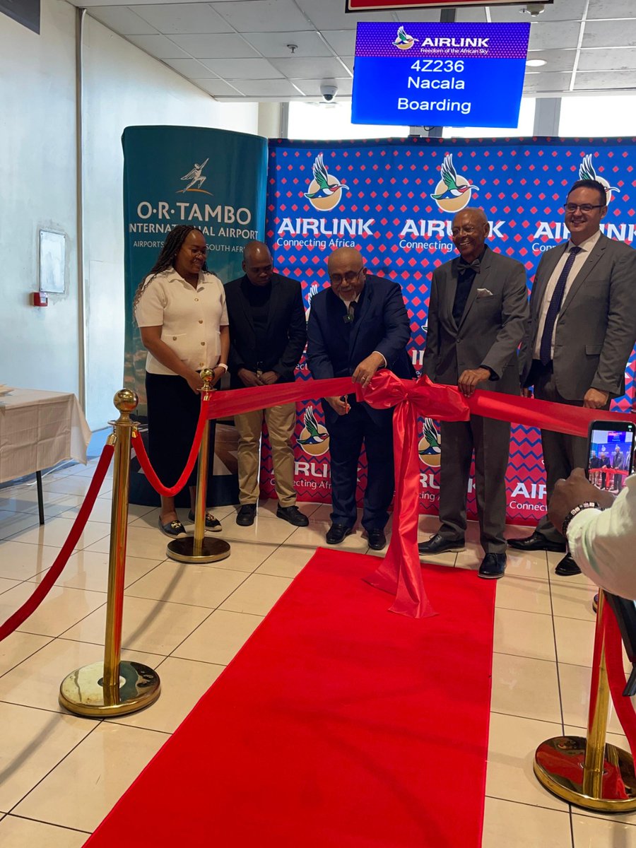 ortambo_int's tweet image. O.R. Tambo International Airport proudly celebrated @Fly_Airlink on the launch of its new direct route between Johannesburg and Nacala a significant milestone that strengthens regional connectivity between South Africa and Mozambique. 🌍✈️

#RouteLaunch #RegionalConnectivity