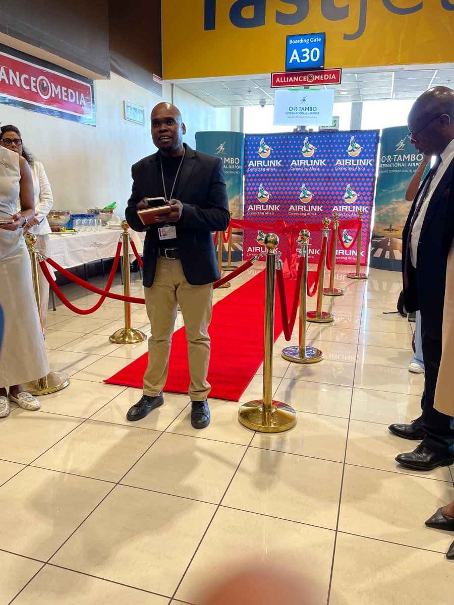 ortambo_int's tweet image. O.R. Tambo International Airport proudly celebrated @Fly_Airlink on the launch of its new direct route between Johannesburg and Nacala a significant milestone that strengthens regional connectivity between South Africa and Mozambique. 🌍✈️

#RouteLaunch #RegionalConnectivity