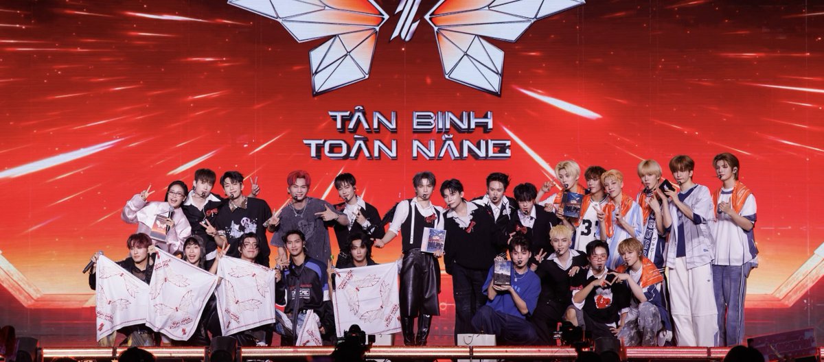 ARrC_vn's tweet photo. ARrC cùng FEniX và các Tân Binh Thăng Cấp - Công diễn 3 Tân Binh Toàn Năng
Sắp về nữa chưa ạ? Chúng mình nhớ 7 bạn nhỏ quá rồi đó 🥺🥺🥺
#ARrC #아크 
#Tanbinhtoannang #ShowItAllVietNam https://t.co/z3R3fRDv2q
