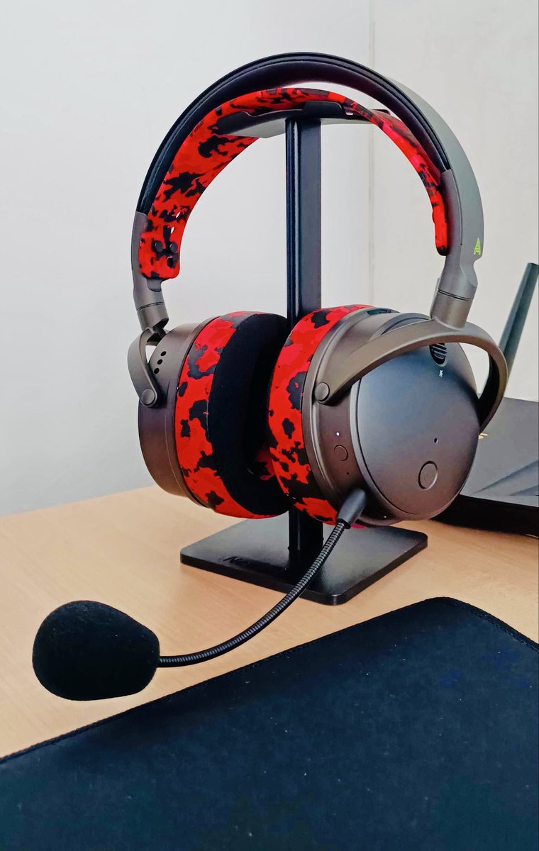 ShadxMotion's tweet photo. Arrêtez de jouer avec des jouets pour enfant.

Audeze Maxwell et GameSir G7 Pro.
Planar magnétique 90mm + Sticks Hall Effect.

C’est le seul moyen de ne plus avoir un son de boîte de conserve et du drift après 2 mois.

Le débat est clos. 🎮 https://t.co/YMRyFaBv2S
