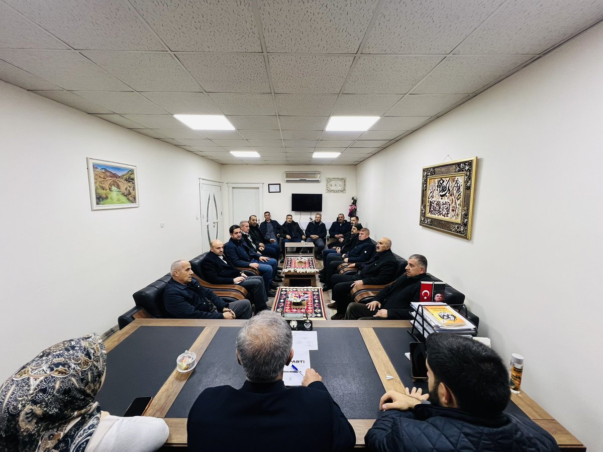 📍 AK Parti Şemdinli İlçe Başkanlığı

Haftalık olağan Yönetim Kurulu Toplantımızı gerçekleştirdik.

Toplantımızda; saha ve üye çalışmalarımızı ele alarak, önümüzdeki haftaya dair planlamalarımızı istişare ettik.

Birlik ve beraberlik ruhu içerisinde toplantımızın ilçemiz  adına