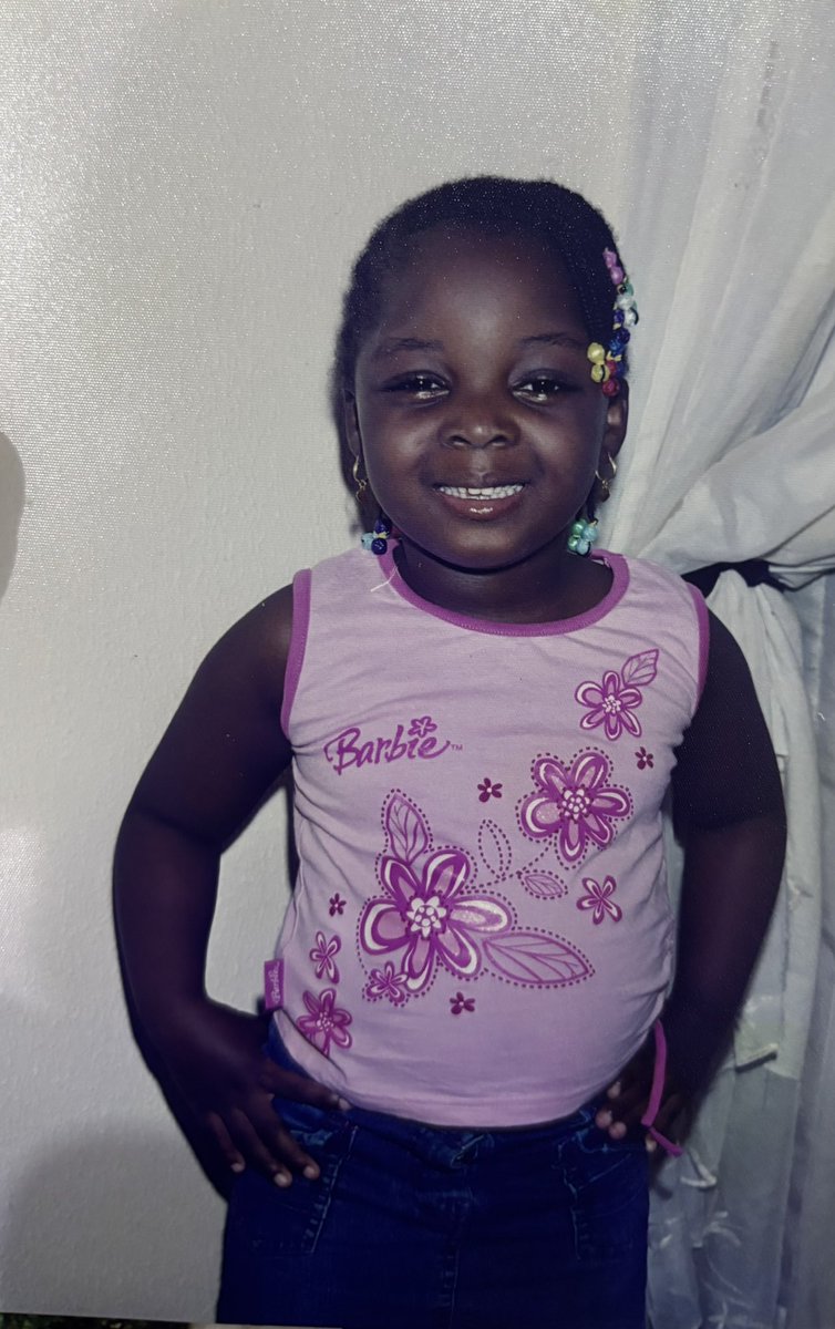 mo is a published author 🤍 tweet media