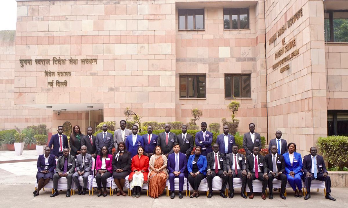 SSIFS_MEA's tweet photo. 25 Diplomats and Officers from South Sudan are undergoing a six-day long Special Course on Functional Competencies for Smarter Diplomacy at SSIFS @SSIFS_MEA, New Delhi from 02-07 February, 2026. https://t.co/G4ue2qGjYC