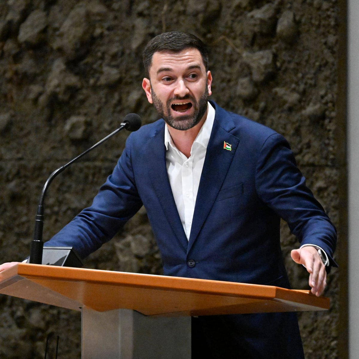 Op het moment dat Stephan van Baarle van DENK woedend is over de asielplannen van het komende kabinet, weet je dat het goede plannen zijn.

Wat mij betreft mag er nog wel een schepje bovenop maar het is een goed begin.

#debat