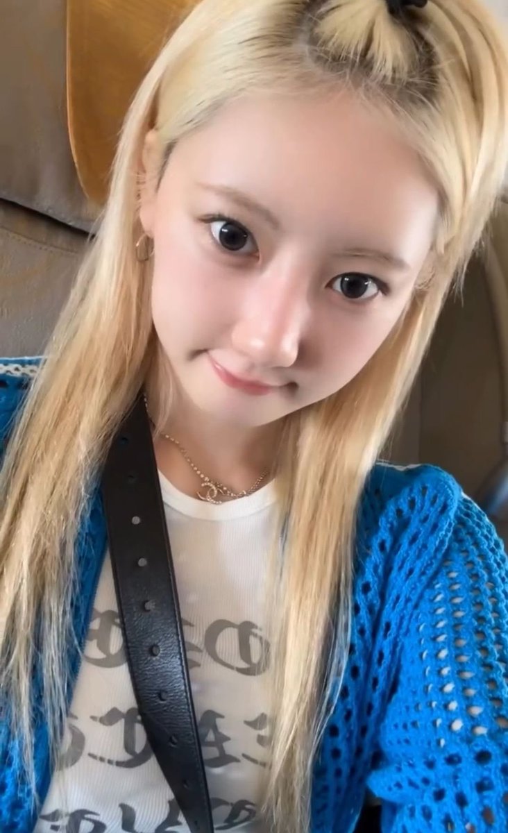 รูปนี้น้องรามิหมาเด็กมากๆเลยค่ะ น่ารักสุดๆ ลุคนี้สบายๆไม่ต้องแต่งอะไรเยอะก็คิ้วมากๆเลยค่าา 😍🩵

#RAMI #BABYMONSTER
#라미 #베이비몬스터