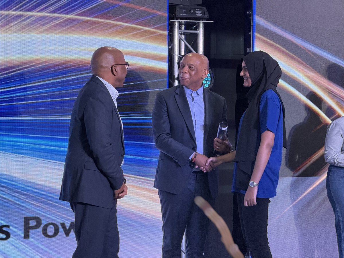 Kgosientsho_R's tweet photo. Congratulations to the 200 academically deserving young people whom we have this afternoon awarded with Eskom  bursaries to further their future within the energy industry in the spirit of energy being the future and the future being energy. 👏🏾 https://t.co/onlnIXgtIe