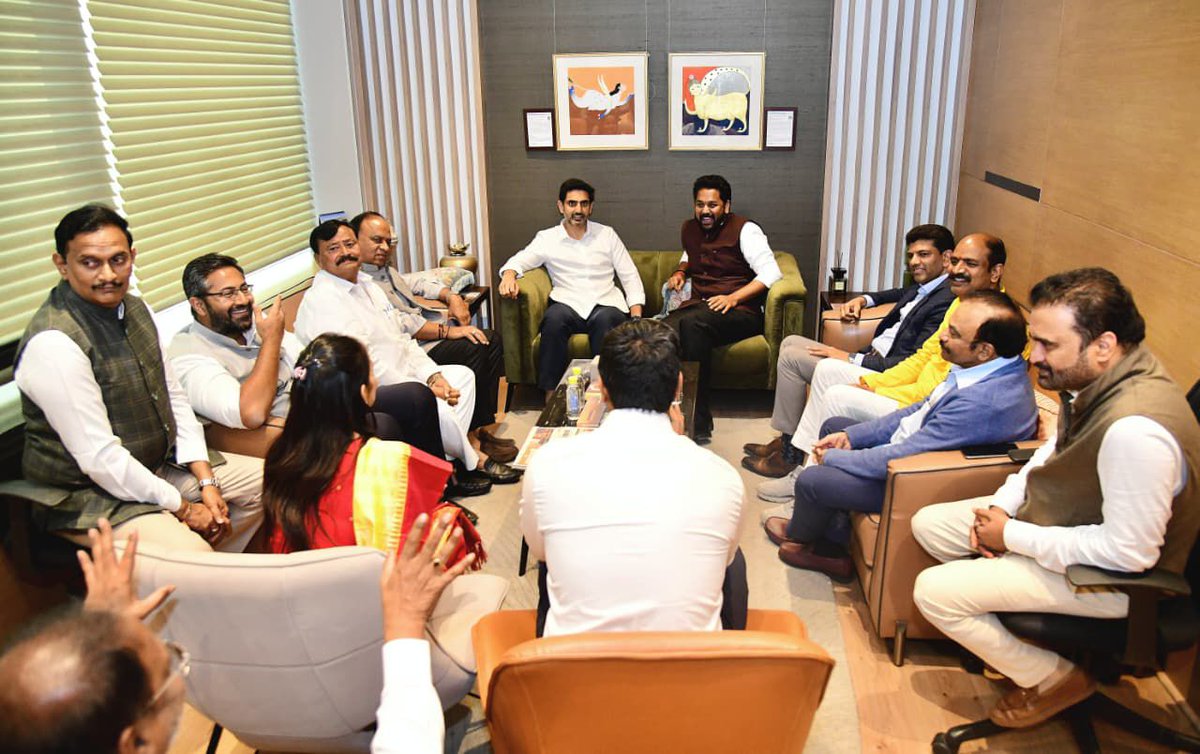 reddymagunta5's tweet photo. ఆంధ్ర ప్రదేశ్ రాష్ట్ర విద్యా శాఖామాత్యులు శ్రీ నారా లోకేష్ గారి ఢిల్లీ పర్యటనలో భాగంగా మర్యాదపూర్వకంగా కలిసిన ఒంగోలు పార్లమెంట్ సభ్యులు శ్రీ మాగుంట శ్రీనివాసులు రెడ్డి గారు మరియు ఇతర పార్లమెంట్ సభ్యులు.
#Magunta #maguntasrinivasulureddy #MaguntaRaghavaReddy #TDP #NaraChandrababuNaidu
