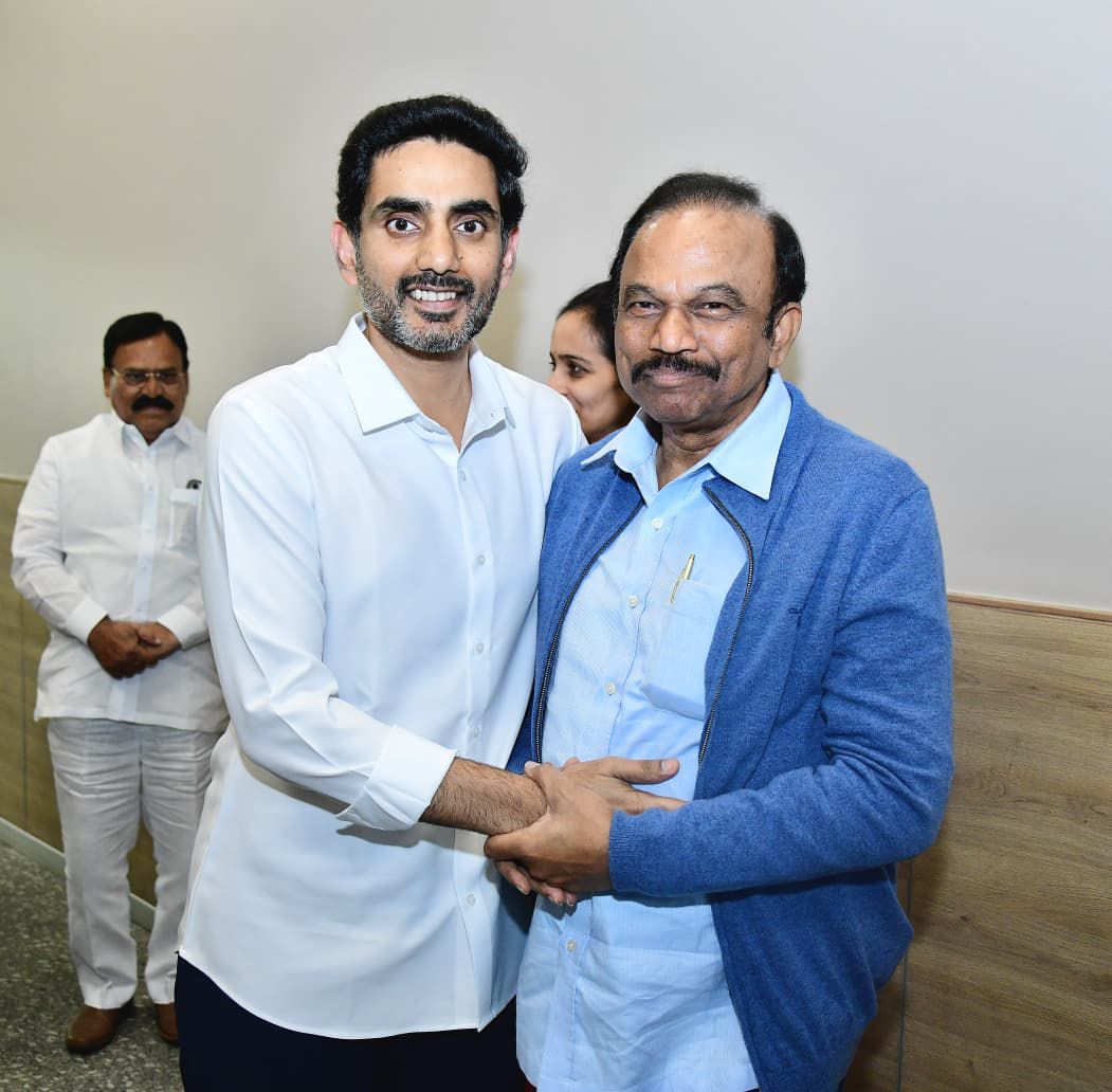 reddymagunta5's tweet photo. ఆంధ్ర ప్రదేశ్ రాష్ట్ర విద్యా శాఖామాత్యులు శ్రీ నారా లోకేష్ గారి ఢిల్లీ పర్యటనలో భాగంగా మర్యాదపూర్వకంగా కలిసిన ఒంగోలు పార్లమెంట్ సభ్యులు శ్రీ మాగుంట శ్రీనివాసులు రెడ్డి గారు మరియు ఇతర పార్లమెంట్ సభ్యులు.
#Magunta #maguntasrinivasulureddy #MaguntaRaghavaReddy #TDP #NaraChandrababuNaidu