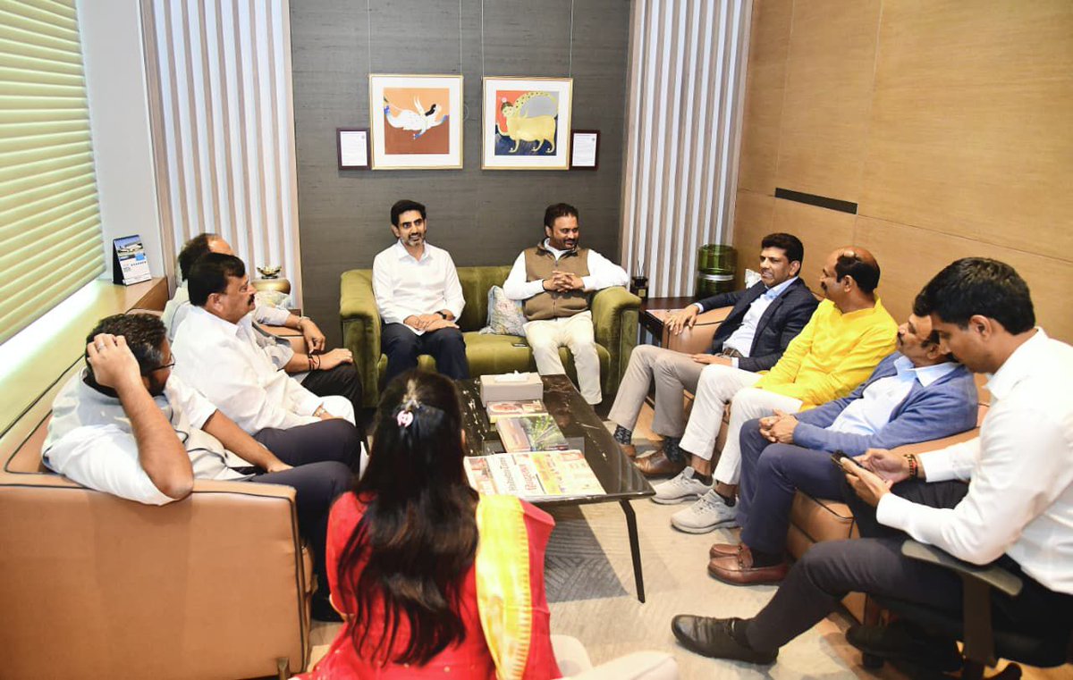 reddymagunta5's tweet photo. ఆంధ్ర ప్రదేశ్ రాష్ట్ర విద్యా శాఖామాత్యులు శ్రీ నారా లోకేష్ గారి ఢిల్లీ పర్యటనలో భాగంగా మర్యాదపూర్వకంగా కలిసిన ఒంగోలు పార్లమెంట్ సభ్యులు శ్రీ మాగుంట శ్రీనివాసులు రెడ్డి గారు మరియు ఇతర పార్లమెంట్ సభ్యులు.
#Magunta #maguntasrinivasulureddy #MaguntaRaghavaReddy #TDP #NaraChandrababuNaidu