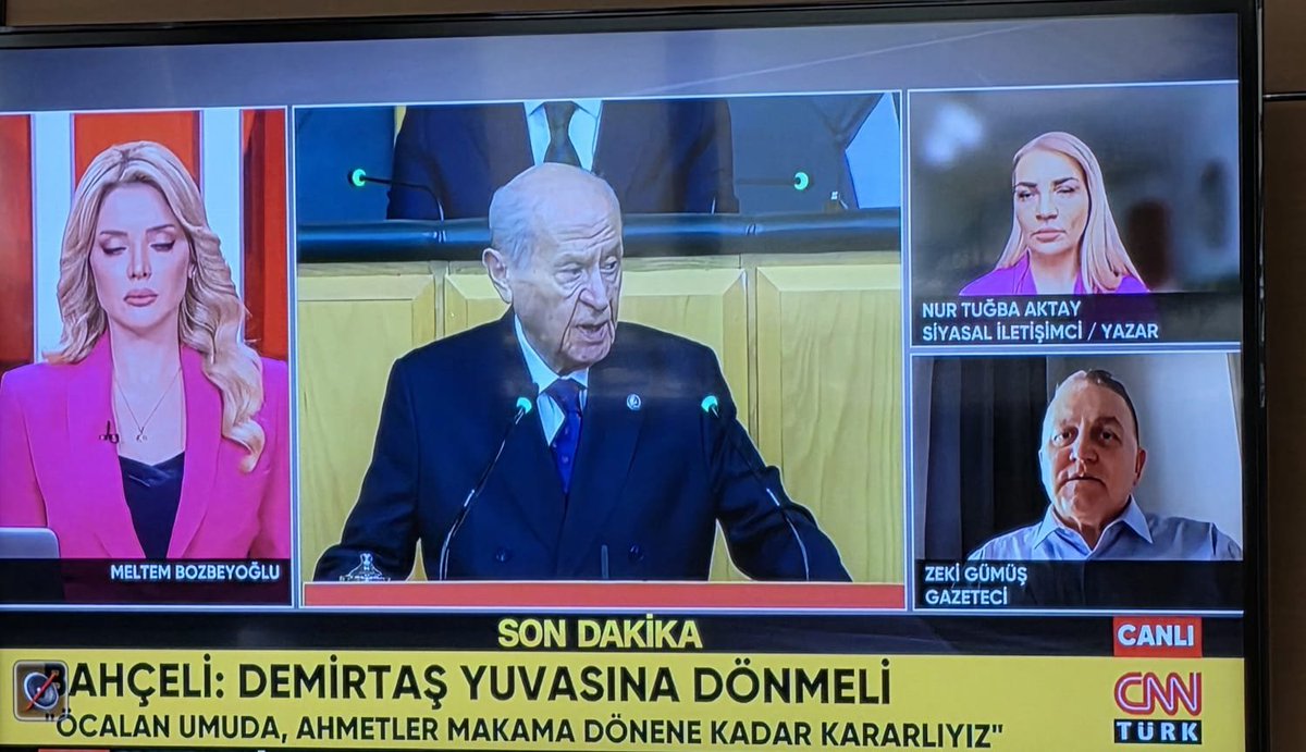 Bahçeli niye bu kadar zorluyor anlam vermekte zorlanıyorum.
Bu gidişle korkarım ki, HDP genel başkanlığına aday olacak.
Bir süreç "zorlama" ile inşa edil(e)mez.
Edilse de sürdürülebilir olmaz.
Görünen o ki pkk adım atmadan önce biz atacağız !
-
Devlet,
Ne olursan ol gel demez.