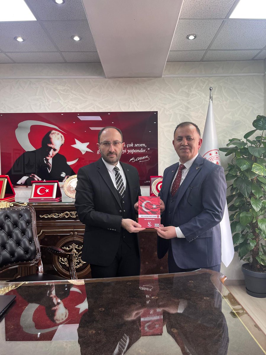 Mamak ilçe başkanlığı olarak  protokol ziyaretleri Kapsamında Mamak İlçe Milli Eğitim Müdürü Ahmet Gençtürk'ü Makamında Ziyaret Ettik. Nazik kabullerinden ötürü kendilerine teşekkür ediyoruz
<a href="/erbakanfatih/">Dr. Fatih Erbakan</a>
<a href="/Huseyinekinci1/">HÜSEYİN EKİNCİ</a>
<a href="/MYanilmaz/">Mustafa Yanılmaz</a>
<a href="/ERTURKACUN/">ERTÜRK ACUN</a>
#işbaşadüştü #seferbizdenbismillah