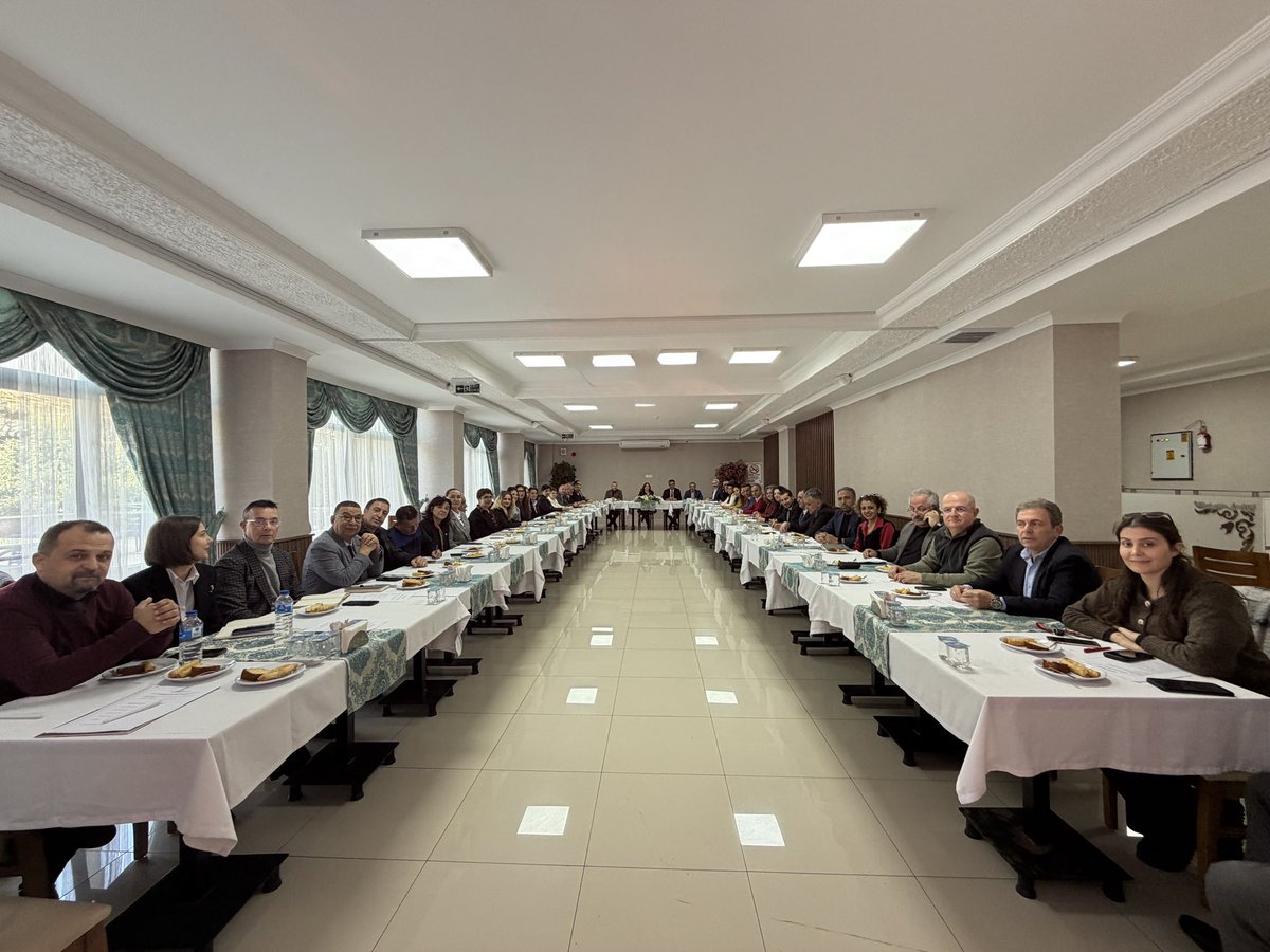 MarmarisMem's tweet photo. Eğitim Kurumları Müdürler Kurulu Toplantısı Gerçekleştirildi

2025-2026 eğitim öğretim yılı 2. dönem başı Eğitim Kurumları Müdürler Kurulu Toplantısı, Marmaris Öğretmenevi’nde İlçe Millî Eğitim Müdürümüz Sayın Serap AKSEL başkanlığında gerçekleştirildi. https://t.co/XJDY0XvAx2