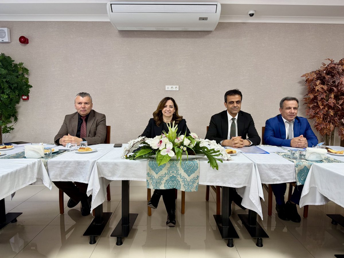MarmarisMem's tweet photo. Eğitim Kurumları Müdürler Kurulu Toplantısı Gerçekleştirildi

2025-2026 eğitim öğretim yılı 2. dönem başı Eğitim Kurumları Müdürler Kurulu Toplantısı, Marmaris Öğretmenevi’nde İlçe Millî Eğitim Müdürümüz Sayın Serap AKSEL başkanlığında gerçekleştirildi. https://t.co/XJDY0XvAx2