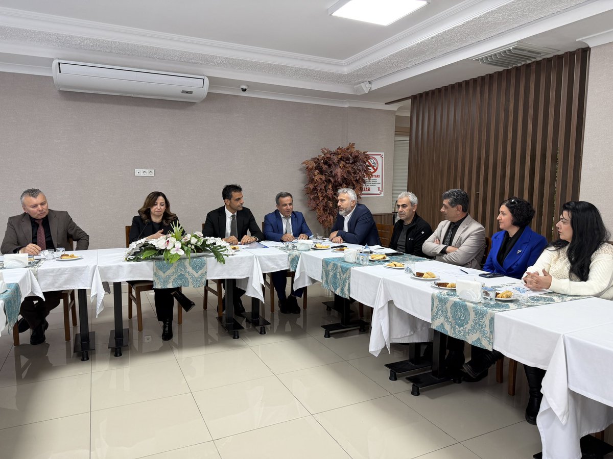 Toplantıya şube müdürlerimiz ile ilçemizdeki okul ve kurum müdürleri katılım sağladı.

Toplantıda 2025-2026 eğitim öğretim yılı 1. döneminin genel değerlendirmesi yapılırken, okul binalarının 2. döneme hazırlanmasına yönelik yürütülen çalışmalar ele alındı.