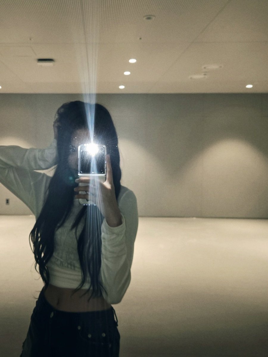 CARMENGLOBAL_'s tweet photo. [📸] 260203 #CARMEN Weverse Locked Update

"^-^"

— pass : 초코우유123

#CARMEN #카르멘 #カルメン #卡门
#Hearts2Hearts #하츠투하츠 #H2H https://t.co/Ld6mGBepox