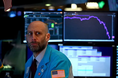 Private investments have underperformed, prompting some pensions to reconsider their exposure to these assets, which had promised higher returns and lower volatility. tinybfs.com/t/HwQ1A3