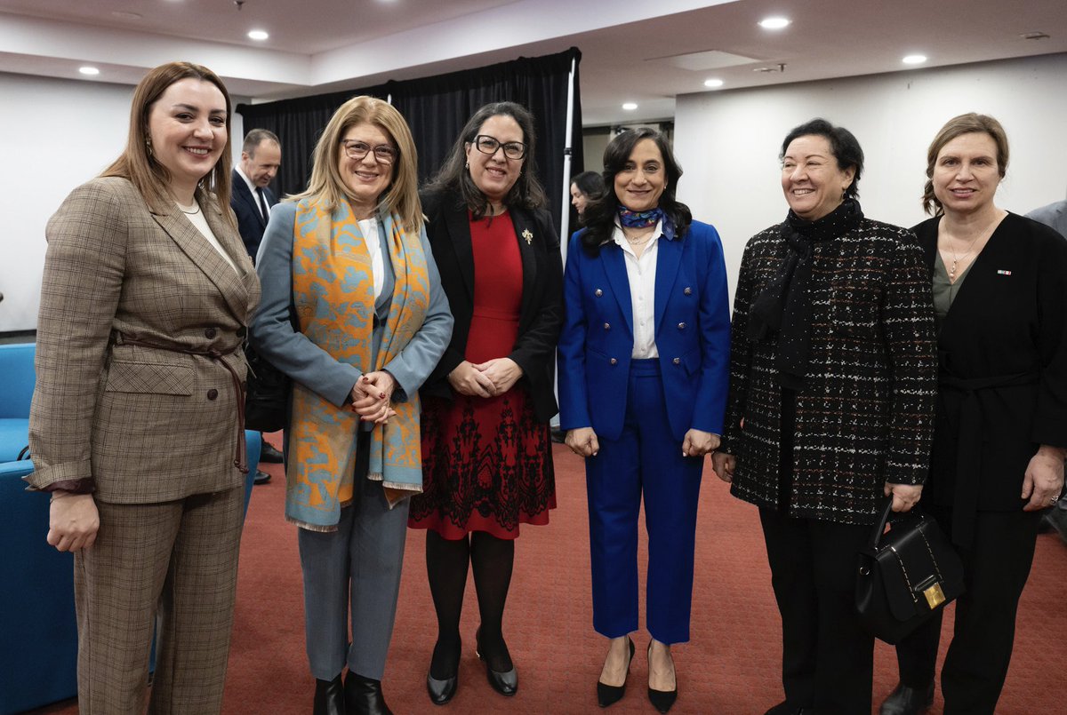 La ministre Anand a réuni cette semaine à Ottawa plus de 200 membres du corps diplomatique pour présenter les priorités de la politique étrangère du Canada, axées sur la défense, la sécurité et les partenariats économiques mondiaux.