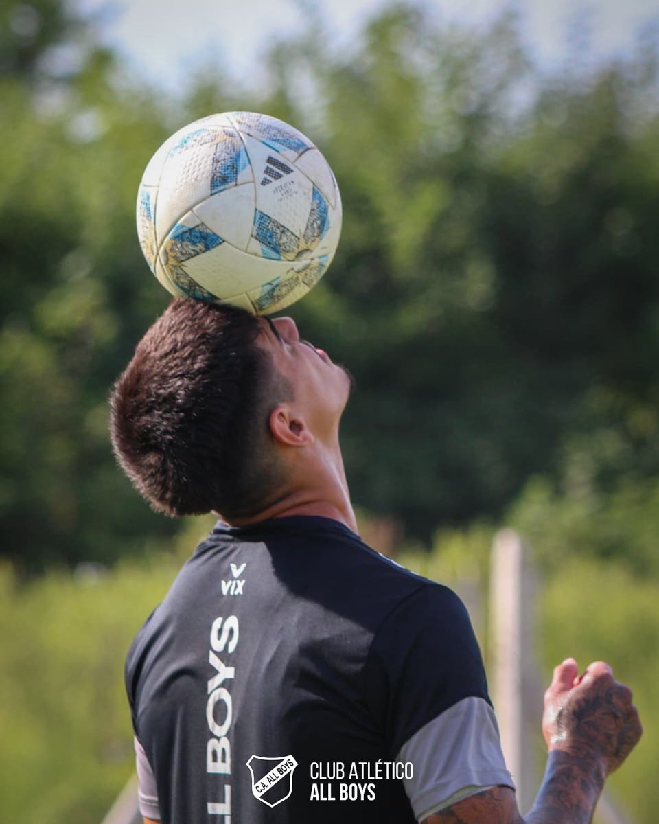 caallboys's tweet photo. 🔝 Seguimos a pleno, ¡nosotros no aflojamos! 💪

⚽️ Esta mañana entrenamos en APTA y continuamos con la puesta a punto, previa a la Primera Nacional 2026.

🤍🖤 #FlorestaBarrioDeCorazón 🖤🤍 https://t.co/O3e0eO1co7