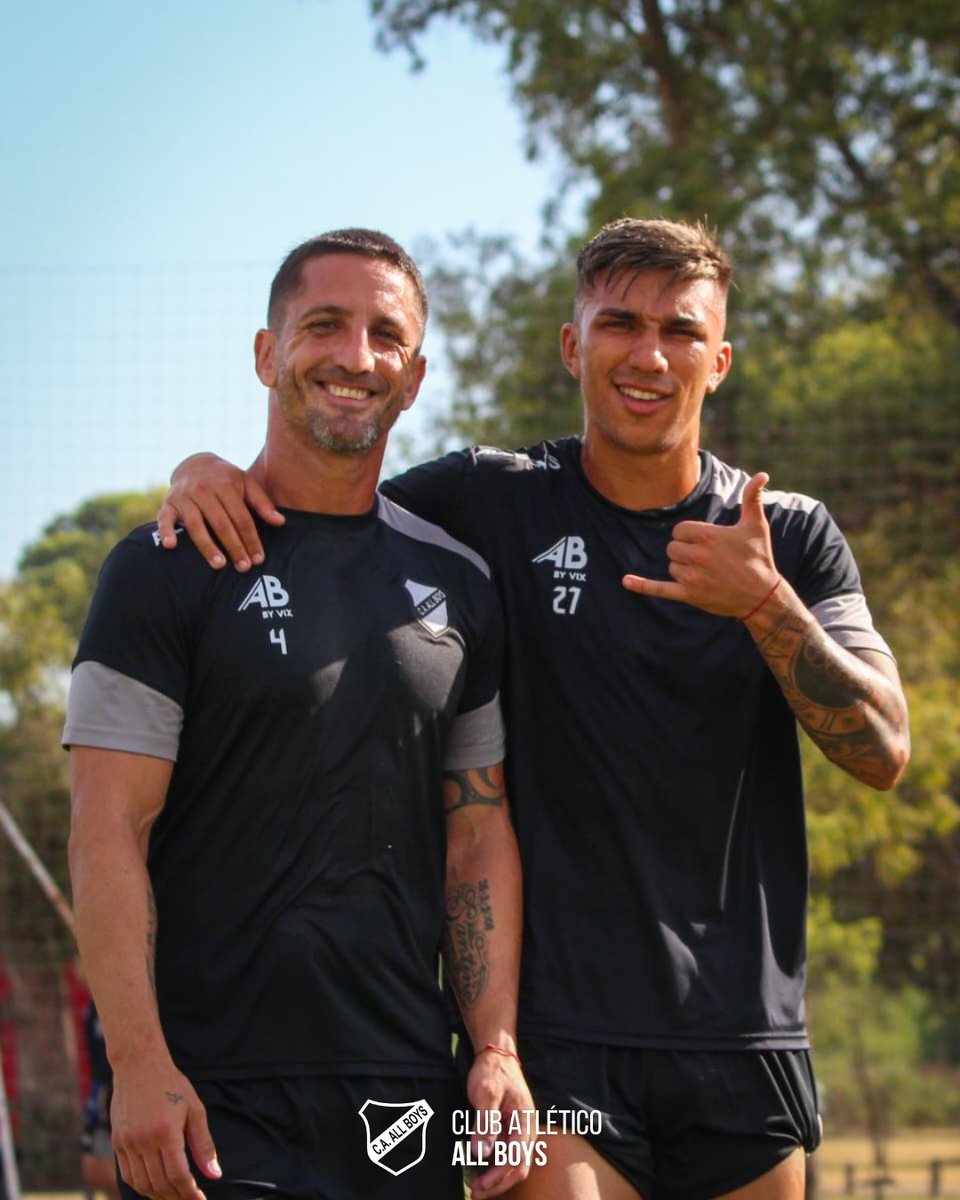 caallboys's tweet photo. 🔝 Seguimos a pleno, ¡nosotros no aflojamos! 💪

⚽️ Esta mañana entrenamos en APTA y continuamos con la puesta a punto, previa a la Primera Nacional 2026.

🤍🖤 #FlorestaBarrioDeCorazón 🖤🤍 https://t.co/O3e0eO1co7