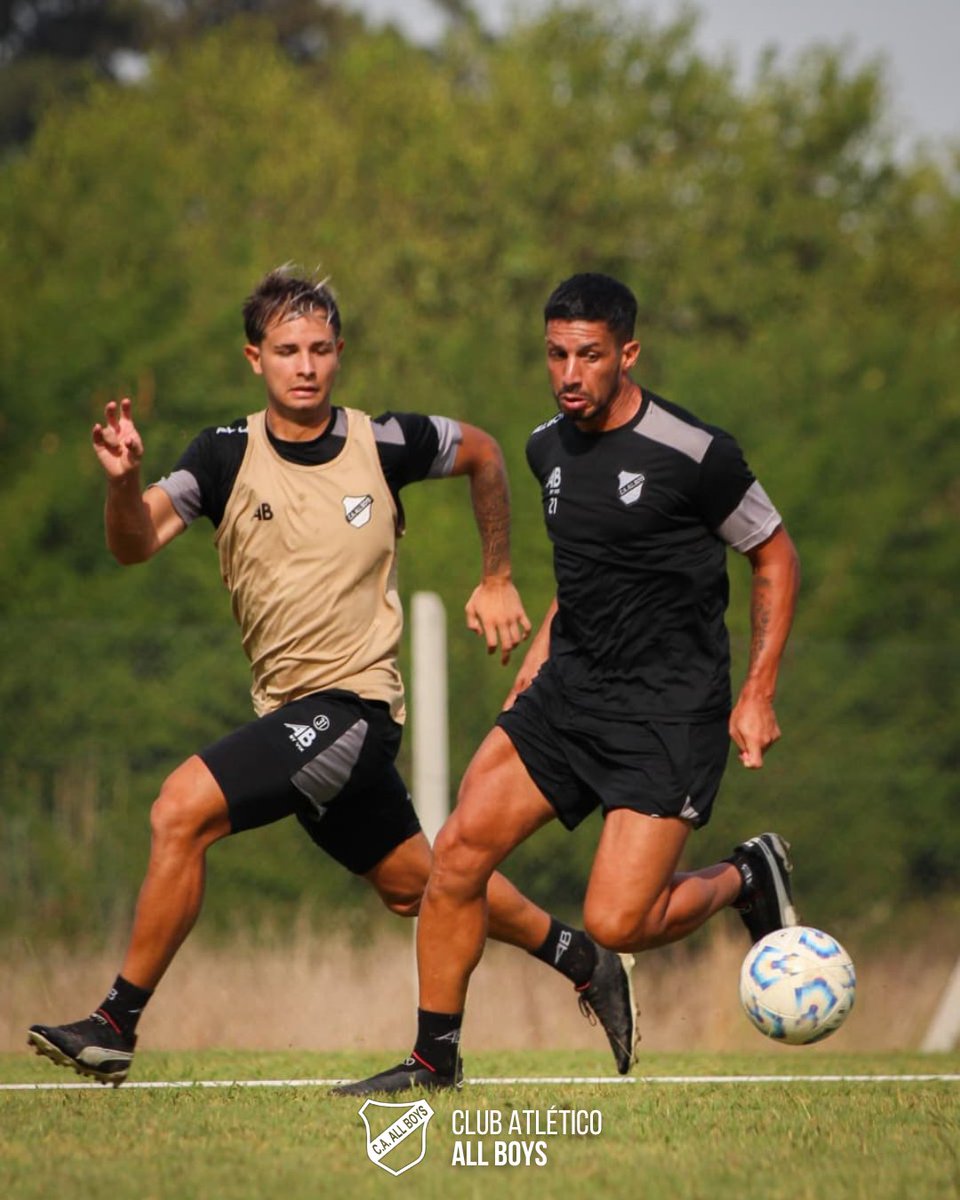 caallboys's tweet photo. 🔝 Seguimos a pleno, ¡nosotros no aflojamos! 💪

⚽️ Esta mañana entrenamos en APTA y continuamos con la puesta a punto, previa a la Primera Nacional 2026.

🤍🖤 #FlorestaBarrioDeCorazón 🖤🤍 https://t.co/O3e0eO1co7