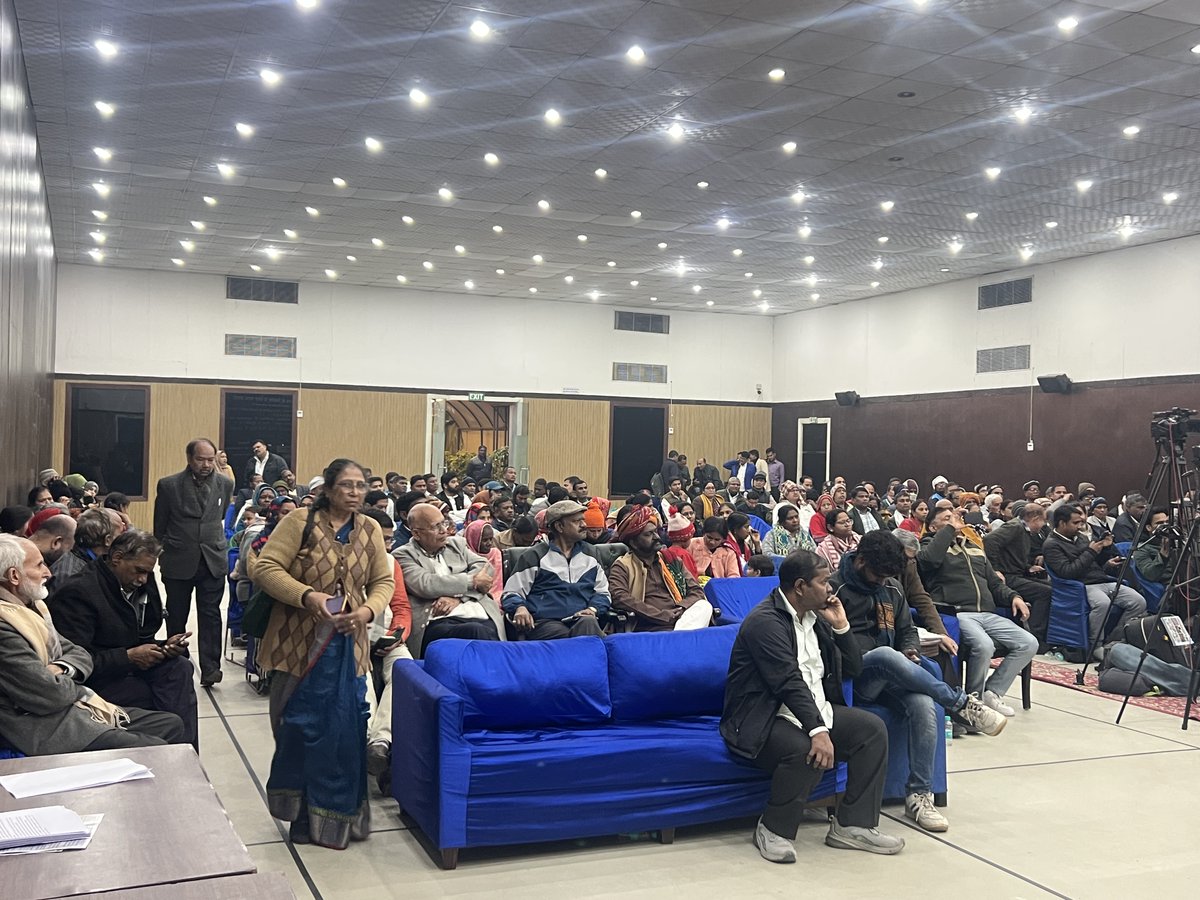 #WamanMeshram
आज कॉन्स्टिट्यूशन क्लब ऑफ इंडिया, दिल्ली में "बहुसंख्यक समाज के विकास के लिए न्याय जरूरी" पर आयोजित महासम्मेलन में अपनी बात रखते हुए। जिसमें कई सामाजिक संगठनों ने अपनी उपस्थिति दर्ज कराई।

भारत के संविधान और लोकतंत्र की रक्षा के लिए 22 फरवरी 2026 नागपुर को सारे देश