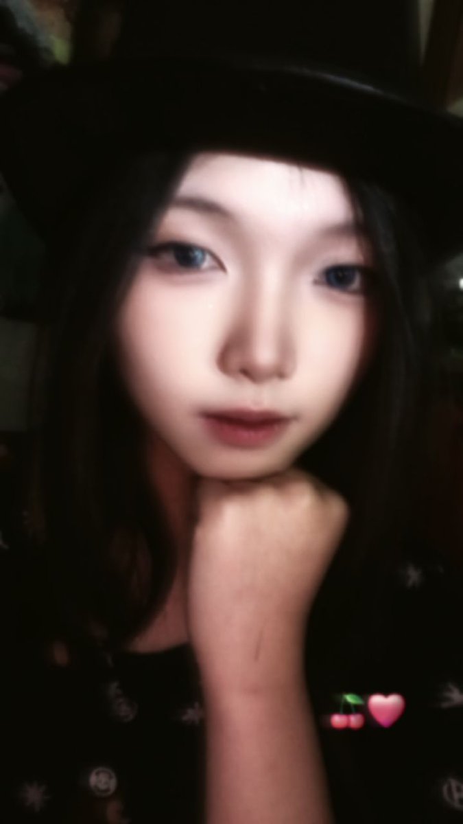 helmung133831's tweet image. #코스어_𝕏트친소 #코스어_𝕏친소 

청코 다녀왓스니까 트친소 올려봅니다 ( ≧∀≦)ノ 장르 안 가려용! 일페때 만나실 트친분 구합니당..(*ﾟ∀ﾟ*)
 트친들 알티 부탁해..//