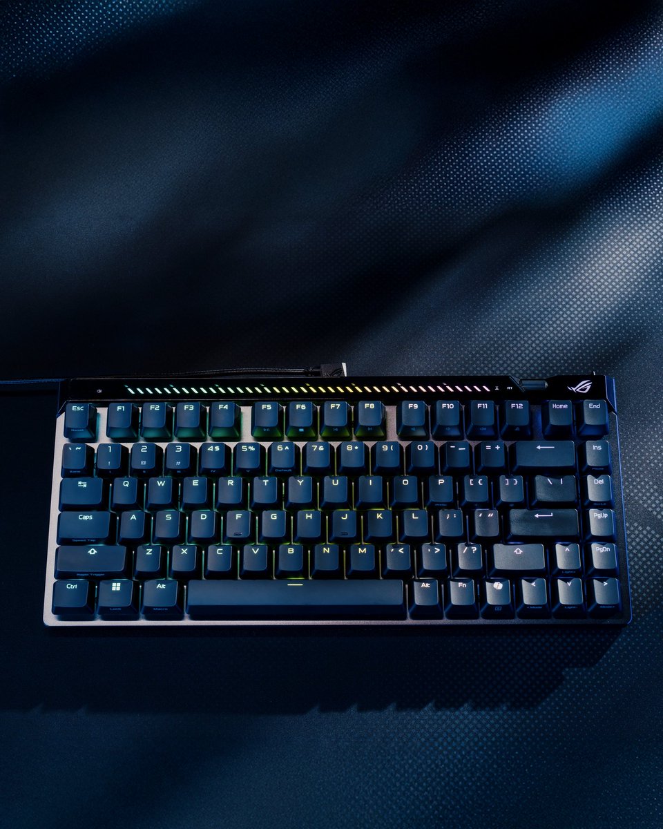 asusrogturkiye's tweet photo. CES’te tanıtıldı. Dikkatleri üzerine çekti! 👀
ROG Falchion Ace 75 HE, kompakt yapısı, manyetik switchleri ile seyahate hazır. ⌨️
Özel taşıma çantasıyla dilediğiniz her yerde kullanabilirsiniz! 🔥
#ROG #ROGPeripherals #ROGFalchionAce75HE
#AnalogKeyboard #Peripherals #CES https://t.co/vtxGSxUQsq